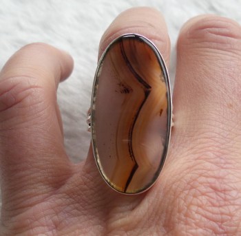 Zilveren ring gezet met ovale Montana Agaat maat 17.7 mm